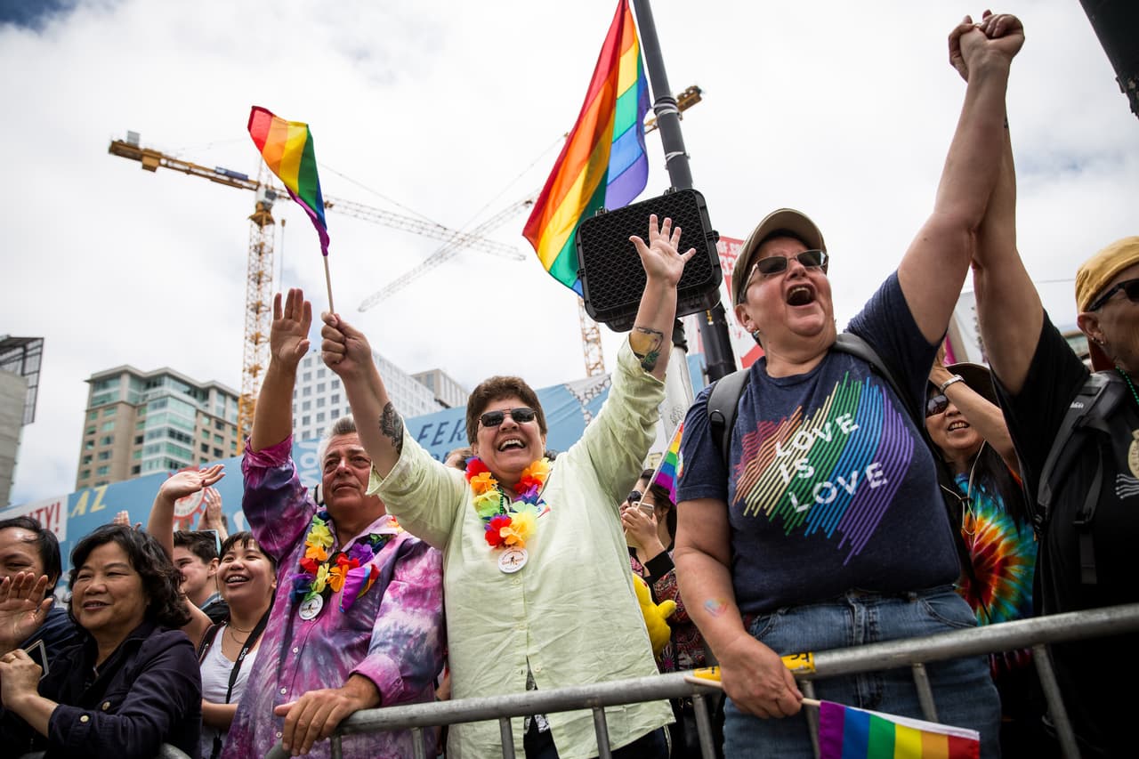 Cientos salieron a las calles de San Francisco para celebrar el Orgullo Gay.