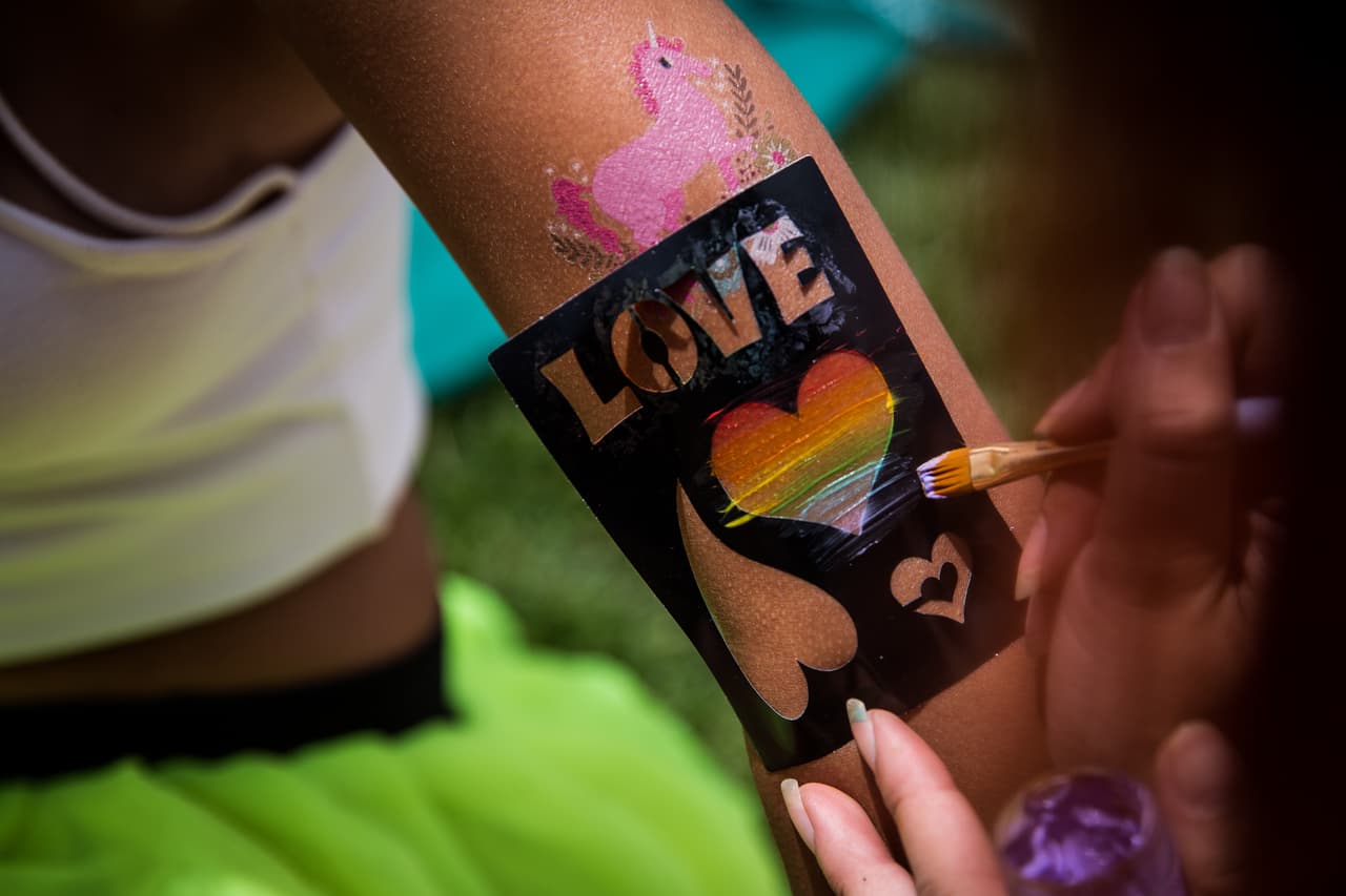 Cientos salieron a las calles de San Francisco para celebrar el Orgullo Gay.