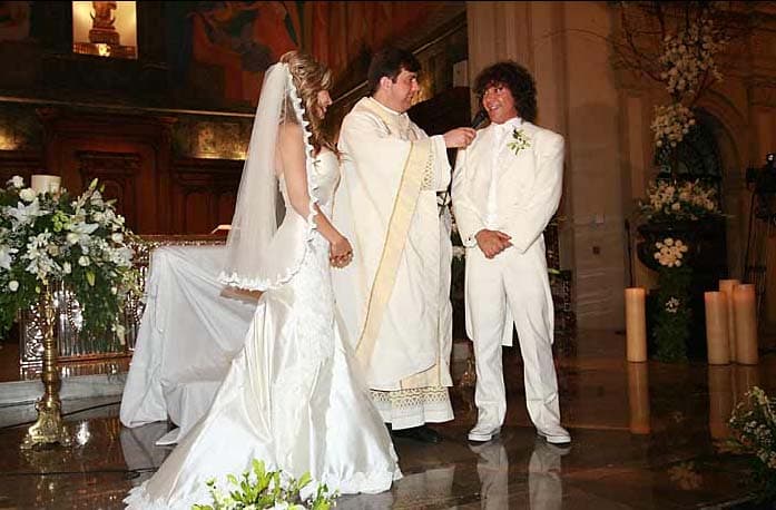 Su boda religiosa fue todo un suceso en Monterrey.