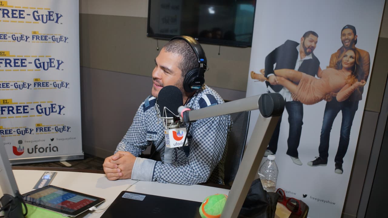 <b><a href="http://www.univision.com/temas/la-bronca">La Bronca</a></b> y 
<b><a href="http://www.univision.com/temas/el-tambochi">El Tamboch</a></b>i recibieron a 
<b><a href="http://www.univision.com/temas/marco-de-la-o">Marco de la O</a></b> y 
<b><a href="http://www.univision.com/temas/humberto-busto">Humberto Busto</a></b> en cabina parara hablar acerca de 
<b><a href="http://www.univision.com/temas/el-chapo-exclusivo">'El Chapo'.</a></b>