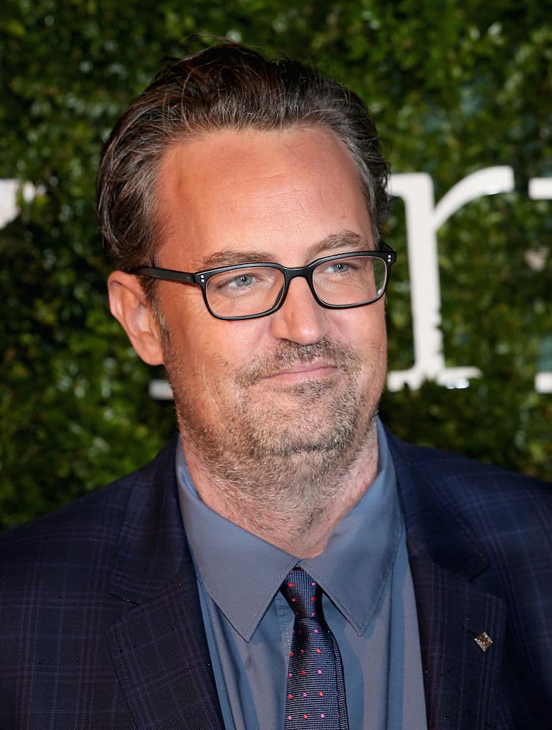 La carrera del actor se ha visto envuelta en polémicas debido a sus problemas de adicciones al alcohol y fármacos. Ha estado en varias ocasiones en rehabilitación y también ha sido internado por diversos padecimientos como pancreatitis, una perforación intestinal, así como por accidentes provocados por no estar en sus cinco sentidos, chocó en una moto acuática y estrelló su Porsche contra una casa.
<br>