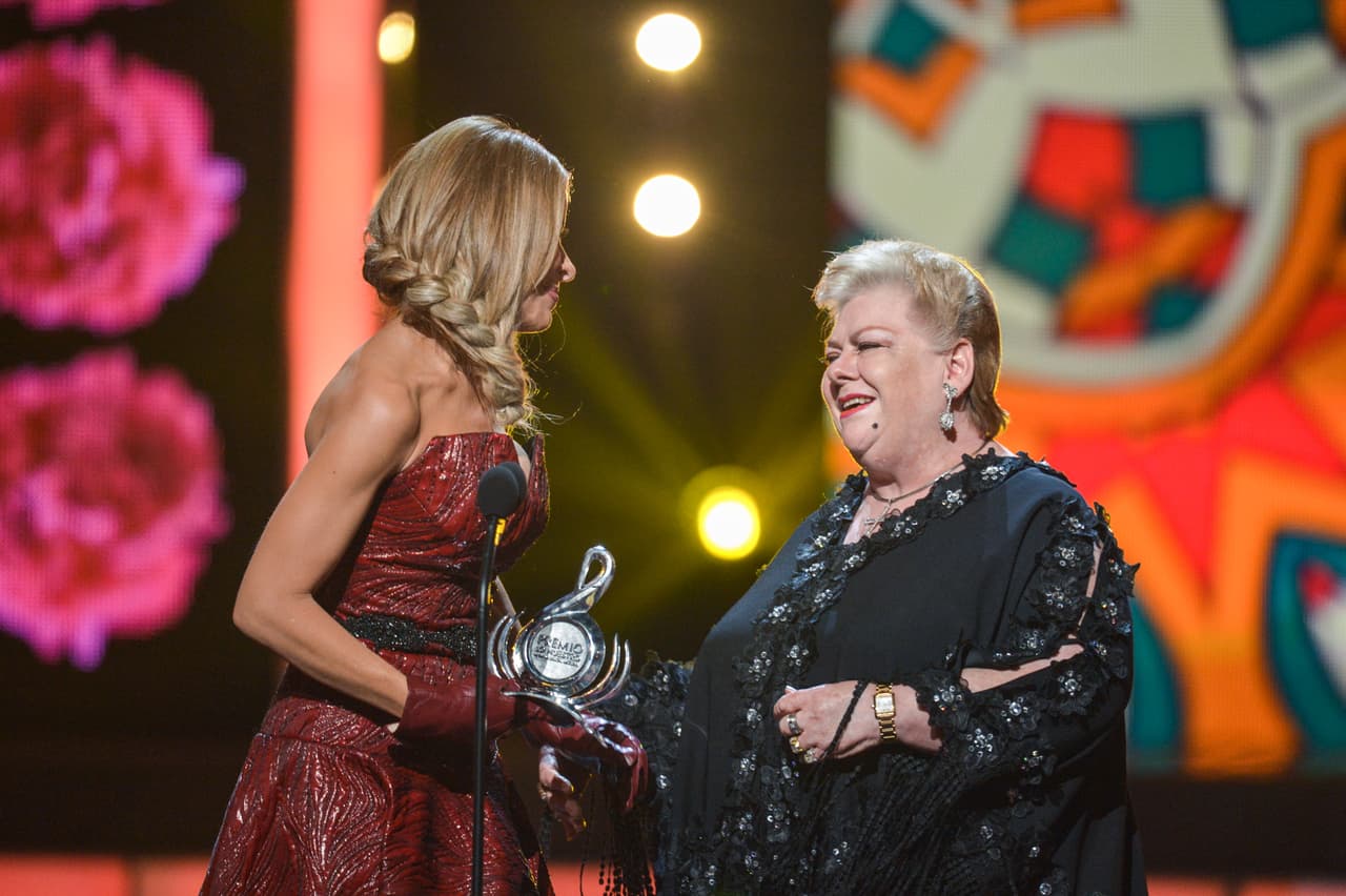 Paquita la del Barrio se llevó uno de los premios más importantes de la noche.