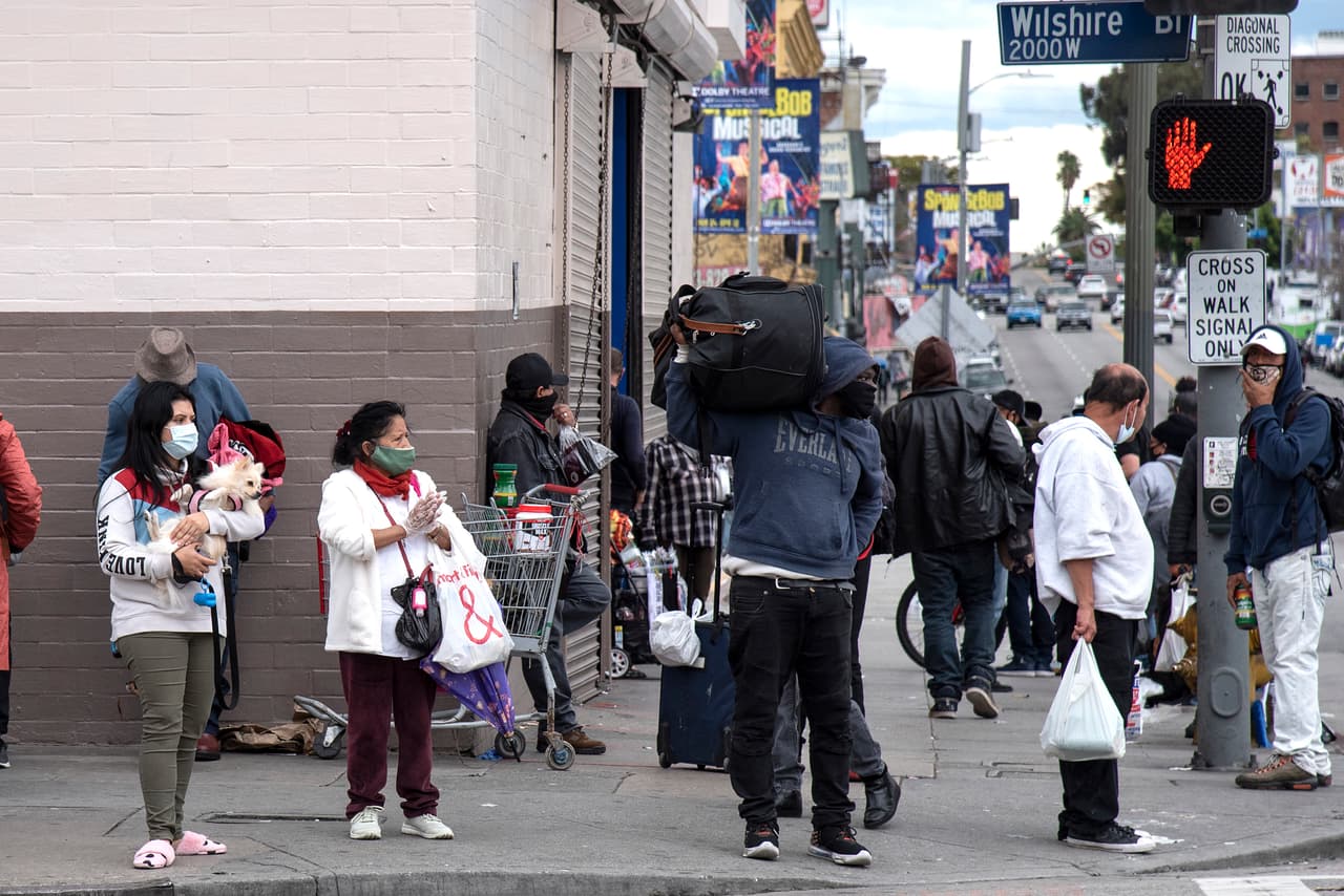 En el condado de Los Angeles hay 365,000 hogares que podrían ser desalojados cuando acabe la moratoria.