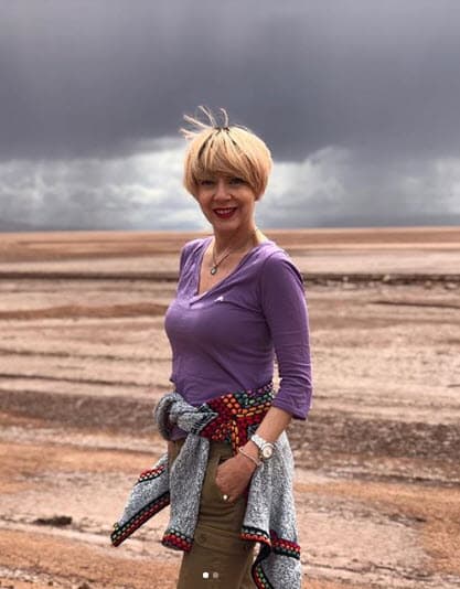 "Luego muere mi mamá. Me acuerdo que yo iba saliendo se trabajar y ella llegando, coincidimos y se detiene, y me dice: 'Si bien no somos las mejores amigas, te quiero dar un abrazo y no vas a estar sola, pero eres muy chi..... y vas a salir adelante como somos nosotras'".