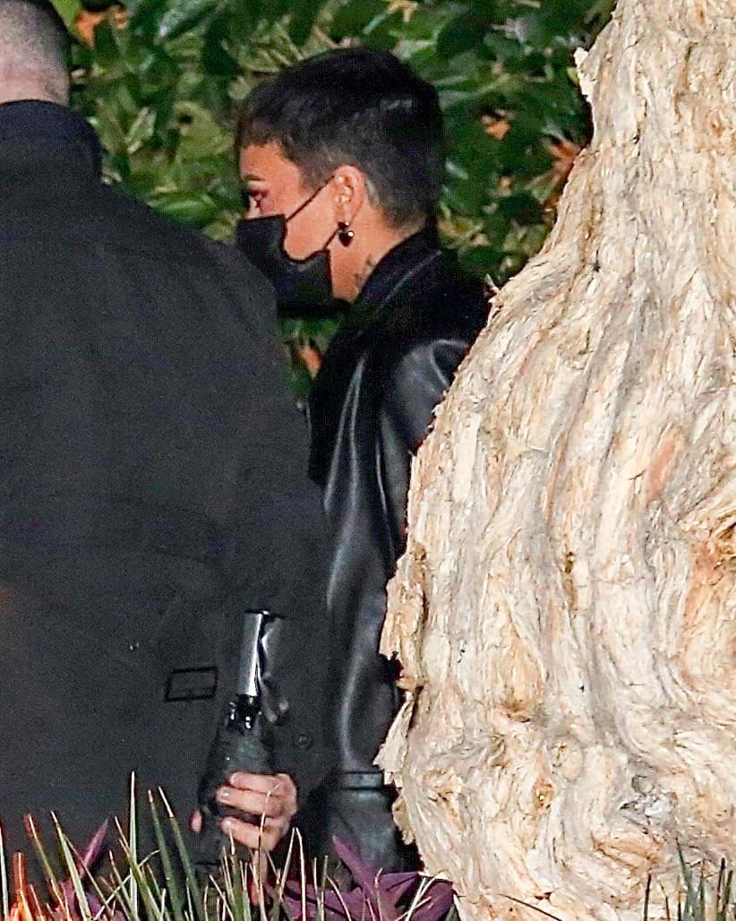 Pero fue hasta que tomó real conciencia cuando se dio cuenta de lo que, según ella, ocurrió aquella noche: "No fue hasta un mes después de la sobredosis que me di cuenta: 'No estabas en ningún estado de ánimo para tomar una decisión consensuada'".
<br>