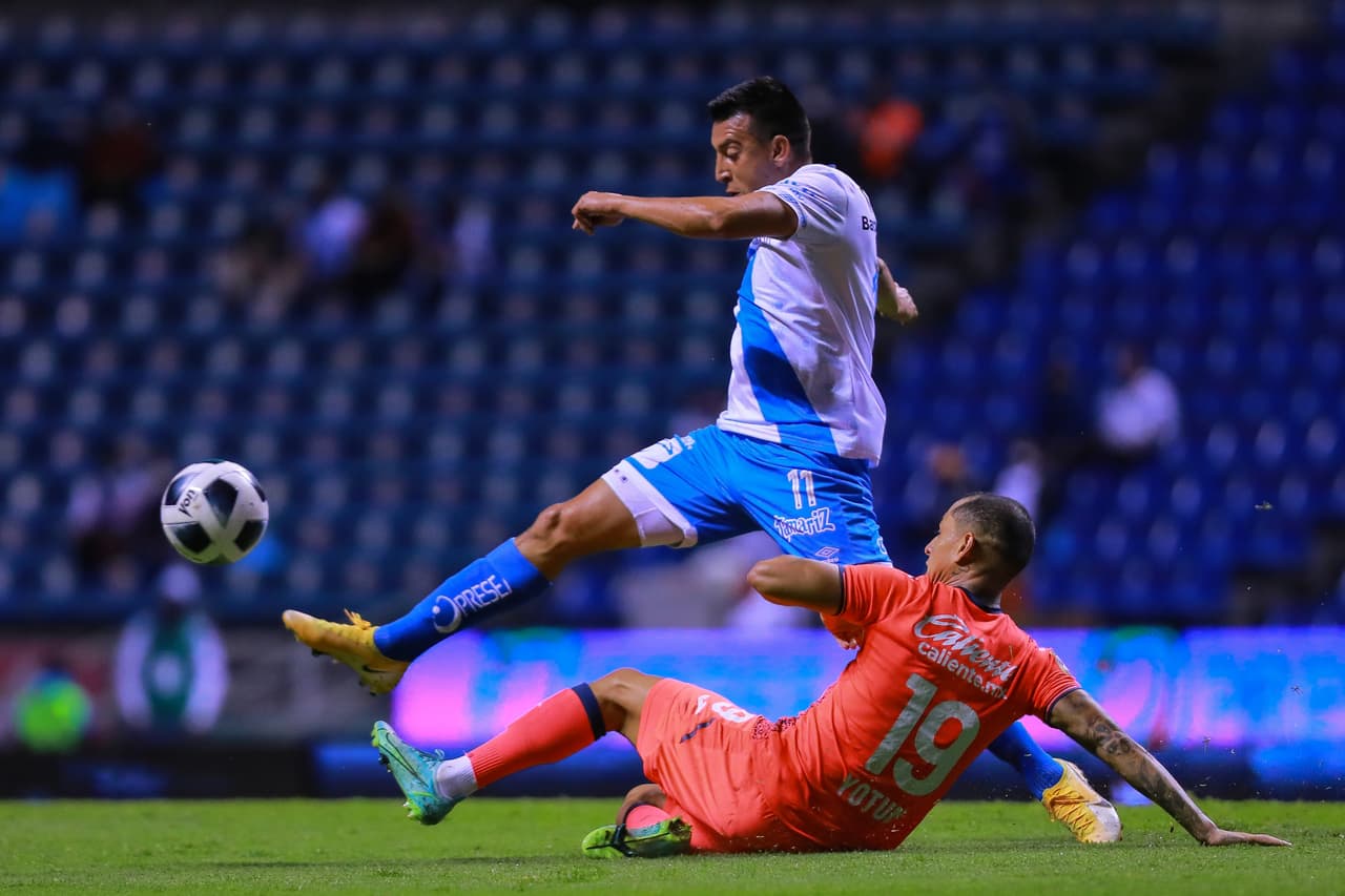 Yotún de la Máquina se fue expulsado al 55'.