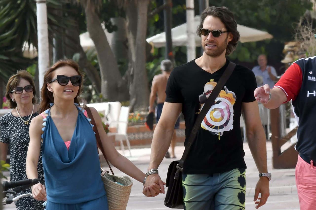 Se nota que su relación va muy en serio, derrochan amor a donde quiera que van.