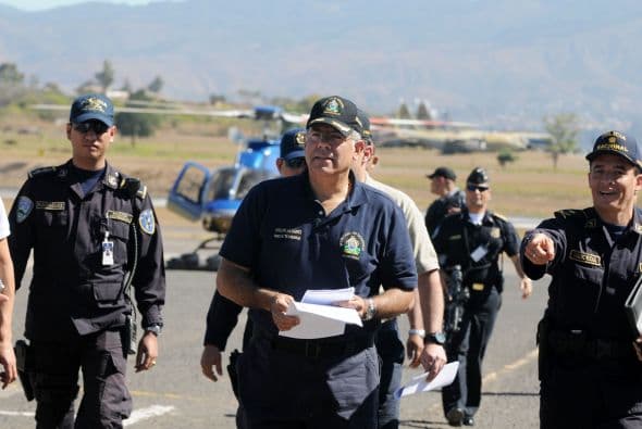 "Las valoraciones que tenemos es que el crimen se cometió por un ajuste de cuentas entre dos carteles de las drogas, uno de Catacamas, la segunda ciudad de (el departamento) Olancho, y otro de Juticalpa, que es la cabecera", dijo el ministro de Seguridad Oscar Alvarez a la AFP.