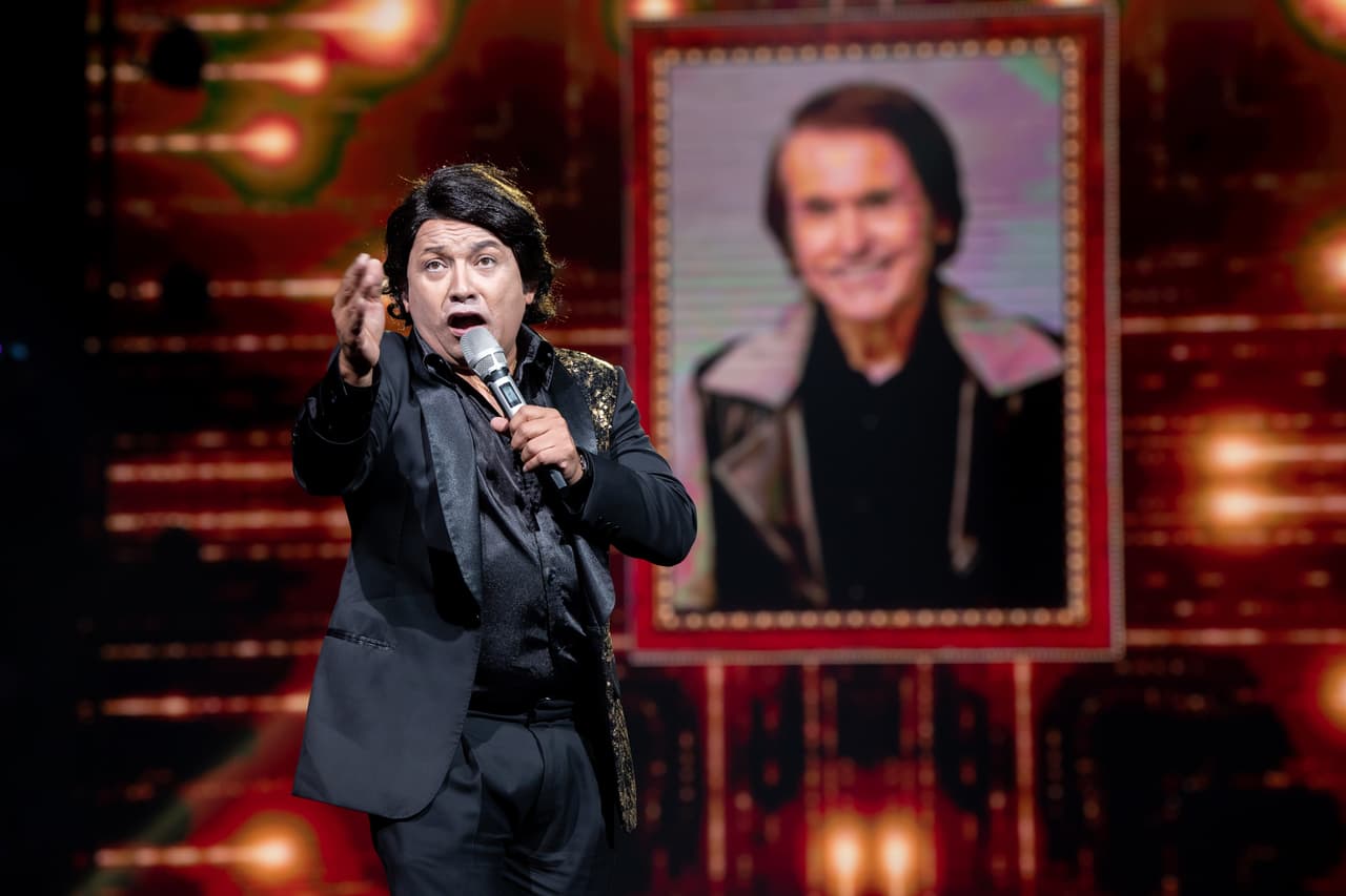 En esa segunda gala el entonces campeón Pierre David dejó a un lado el personaje de Chuponcito para convertirse en Raphael, 'El Divo de Linares'.