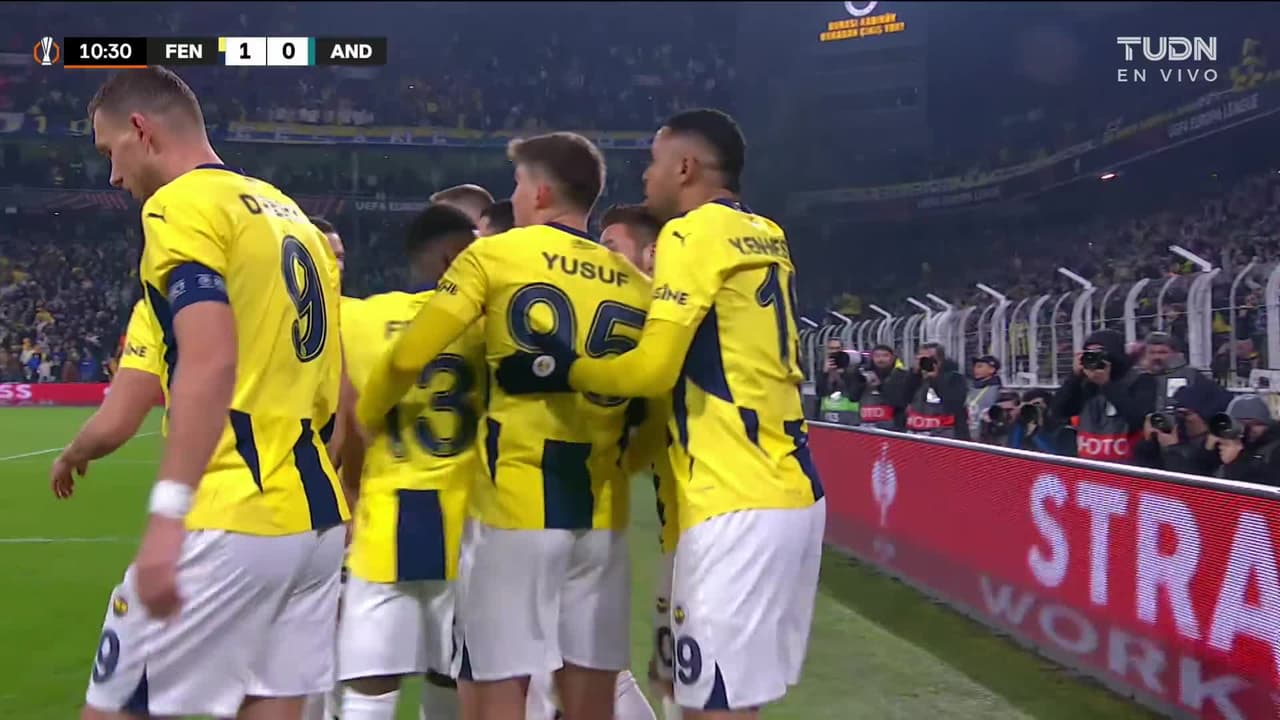 ¡Gol del Fenerbahçe! Dušan Tadić abre el marcador con un remate de cabeza