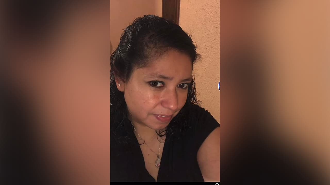 Martínez, originaria de Veracruz, México, tiene cuatro hijos y, de acuerdo con su hermana Lorena, se mantenía en contacto con ellos a través de llamadas o mensajes de texto.