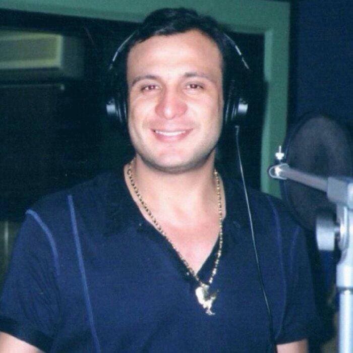 Valentín fue asesinado en el 2006, en Reynosa, Tamaulipas, cuando se encontraba subiendo rápidamente en popularidad con grandes éxitos como 'Te quiero así', 'La más deseada' y 'Lobo domesticado'.