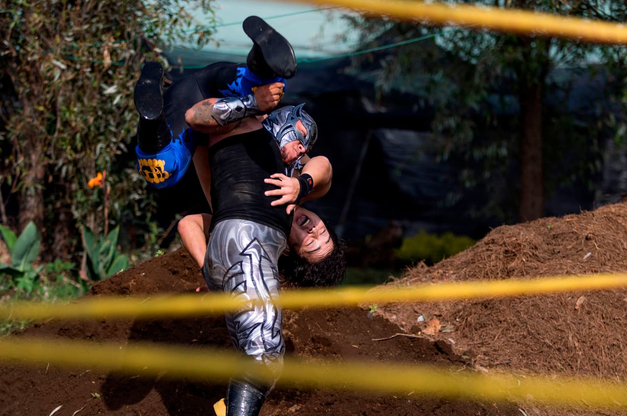 Si bien el calor del público y el ambiente generado por la gente se extrañó a la hora de actuar,
<b> los gladiadores se esforzaron como en cada función rutinaria antes de la pandemia. </b>