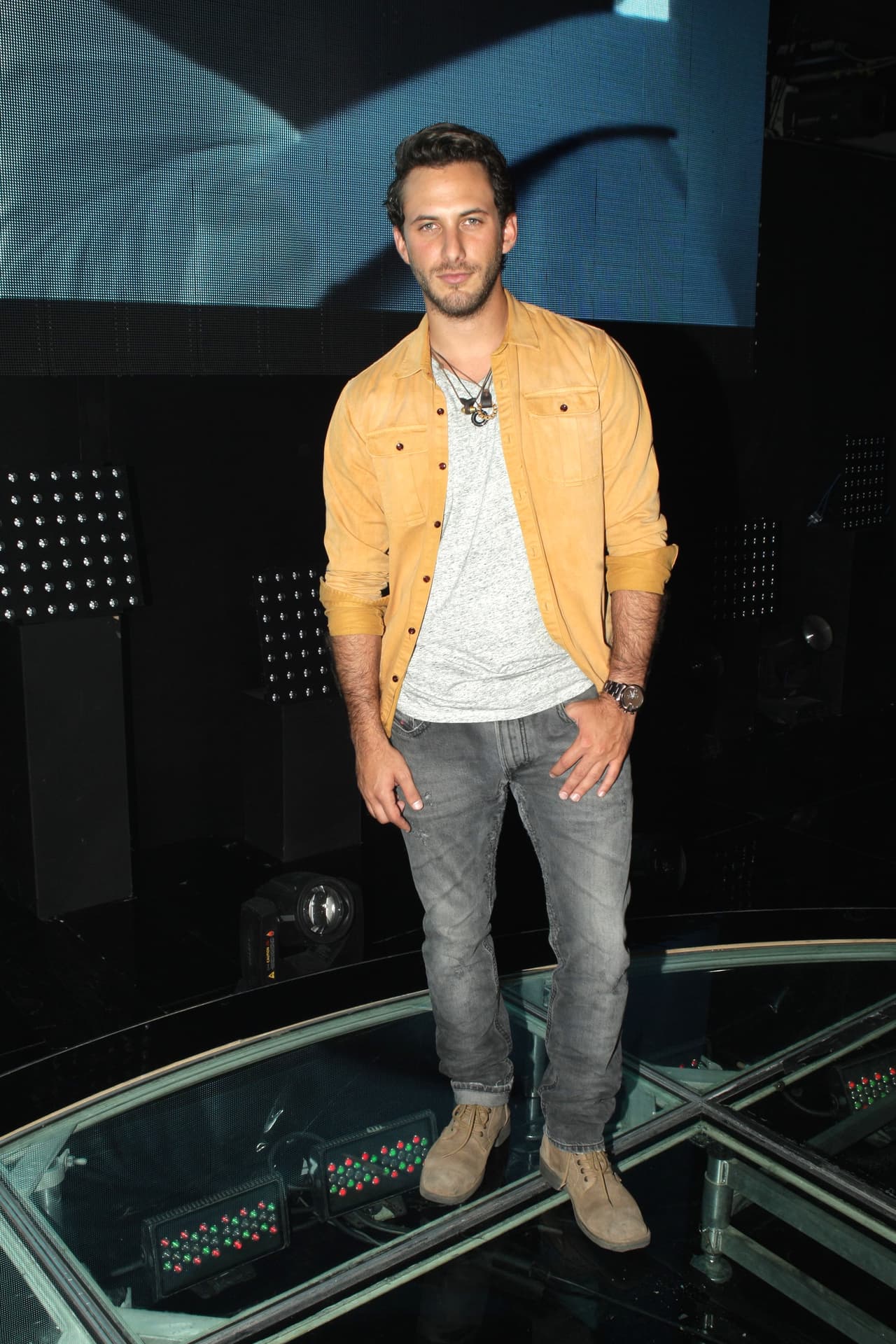 Actualmente se le puede ver en 
<b><a href="https://www.univision.com/famosos/se-murio-de-risa-sebastian-zurita-recuerda-la-reaccion-de-su-mama-christian-bach-cuando-leyo-su-serie-video" target="_blank">'Cómo sobrevivir soltero' </a></b>de Amazon Prime. 
<br>