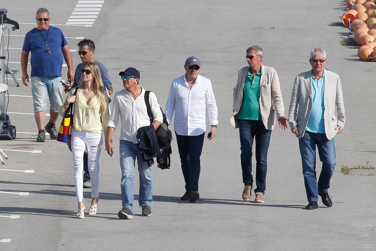 También vimos unas fotos de la hermana gemela de Nicole, ¡son idénticas!