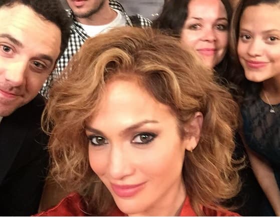 ¿Qué tal se ve Jenni en su faceta de ruda policía?