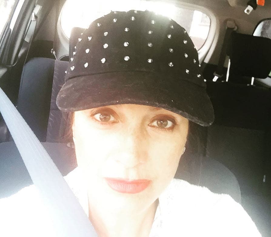 La estrella de 
<b><a href="https://www.univision.com/programas/novelas/daniela-aedo-dejo-de-ser-una-carita-de-angel-y-para-convertirse-en-cantante-fotos#21ffe5740001" target="_blank">'Carita de ángel'</a></b> dijo que durante su tiempo como conductora de autos "lo disfrutó muchísimo". 
<br>