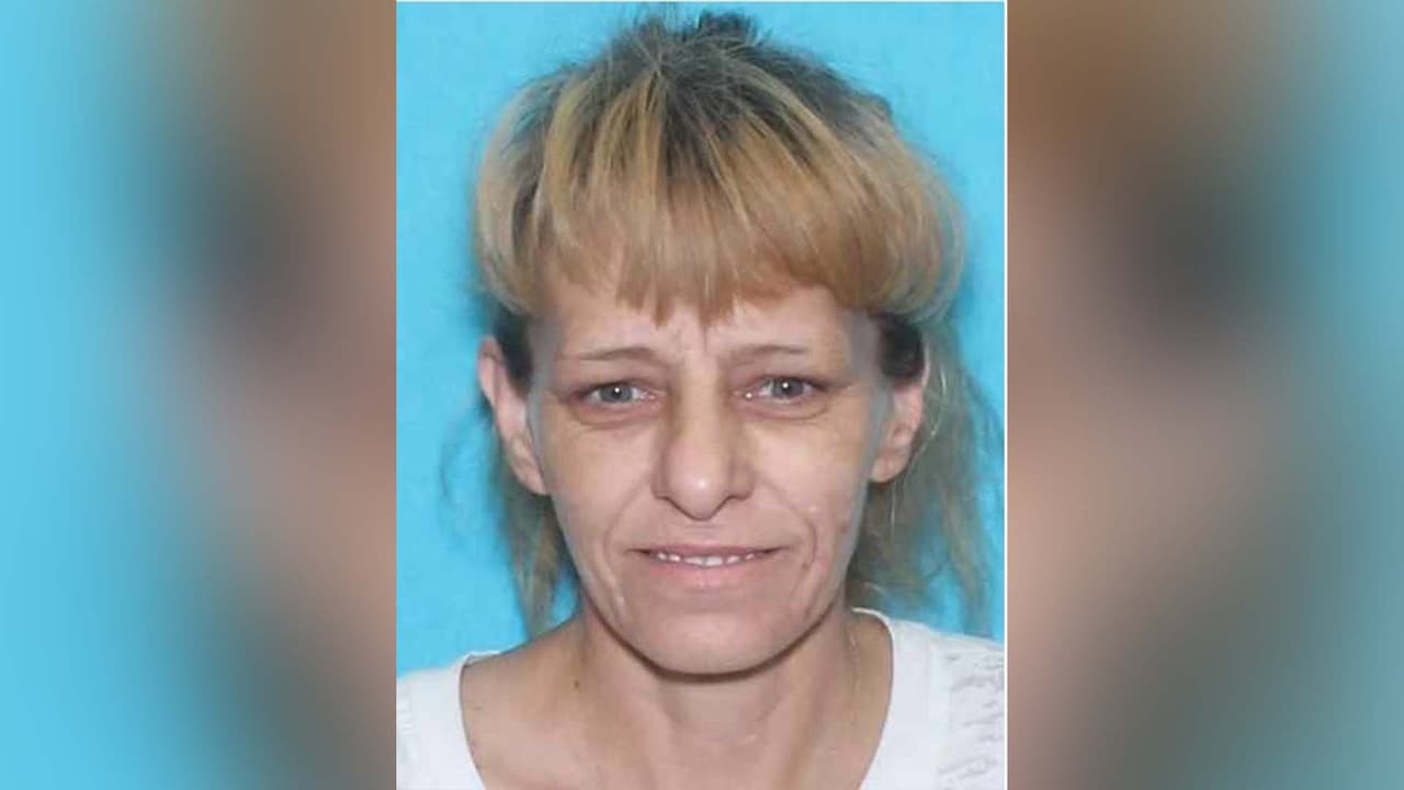 Amanda Kay Findley, enfrenta cargos de agresión contra un servidor público.