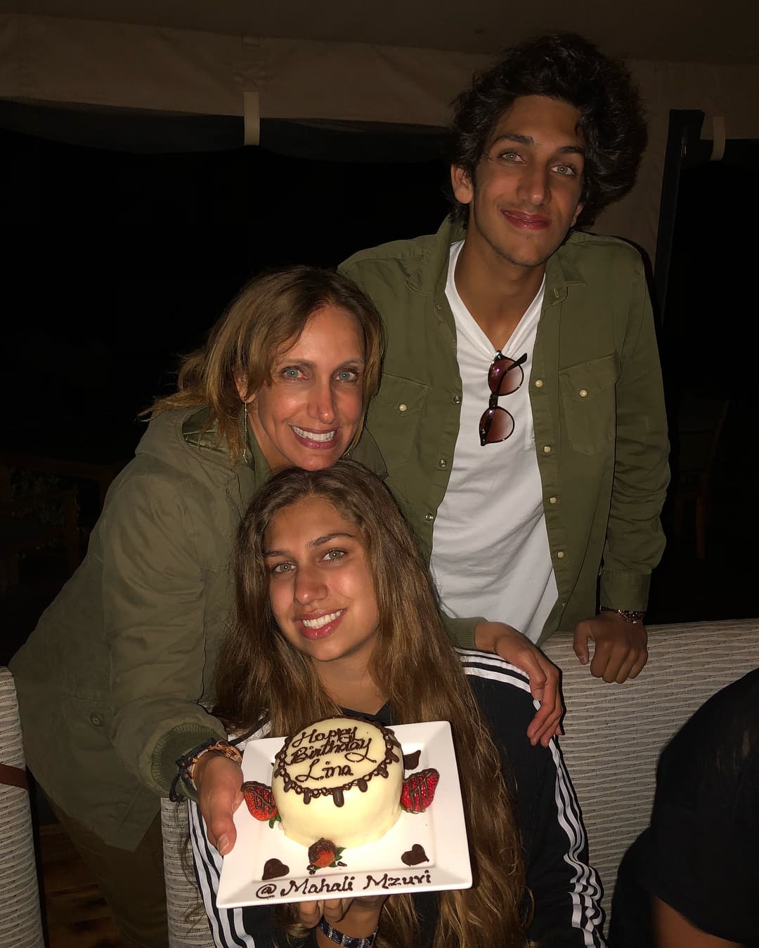 Sin embargo, la conductora sabe que los hijos crecen rápido, por lo que comparte cada momento importante de sus retoños.