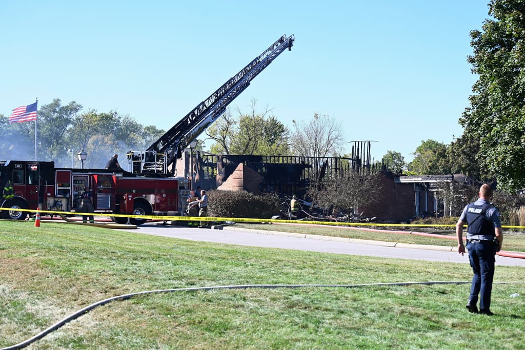 Así quedó la iglesia cuando fue contenido el incendio.