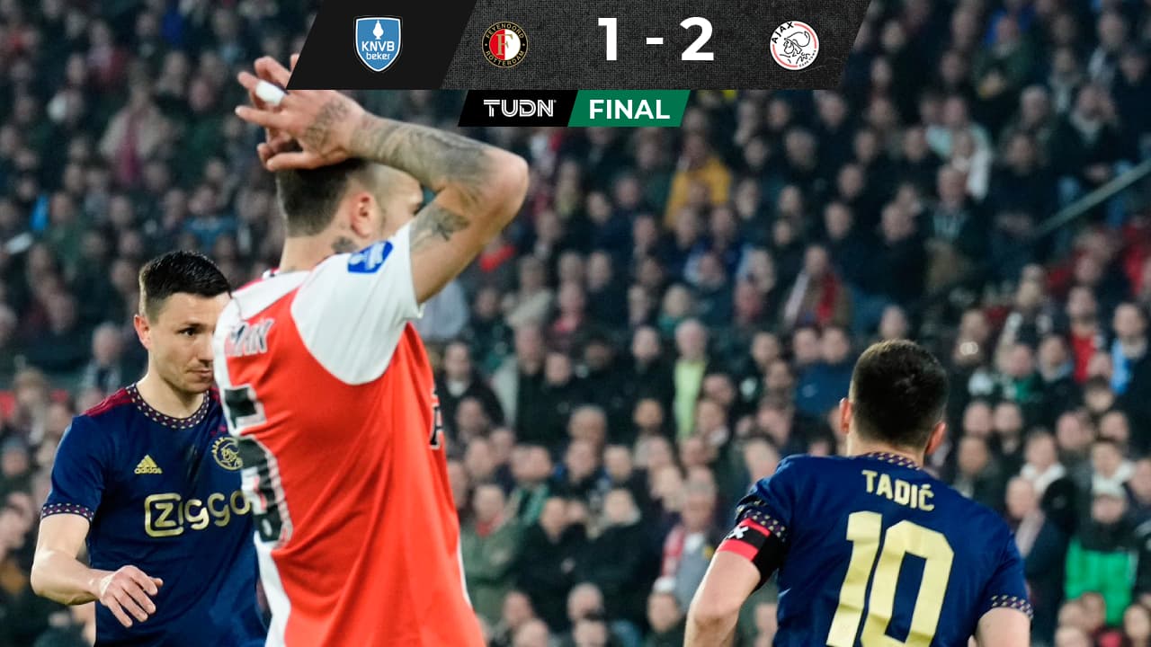 Santiago Giménez hace gol pero Feyenoord es eliminado de la Copa por Ajax