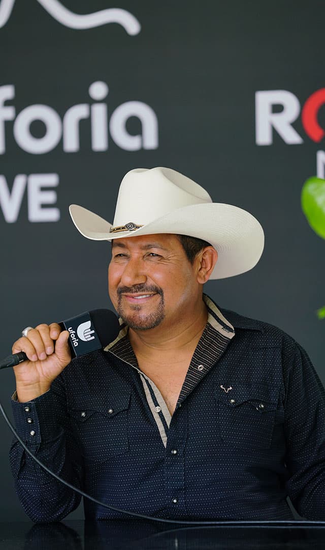 Al Feo no le podía faltar el sombrero y por supuesto, sus bromas.