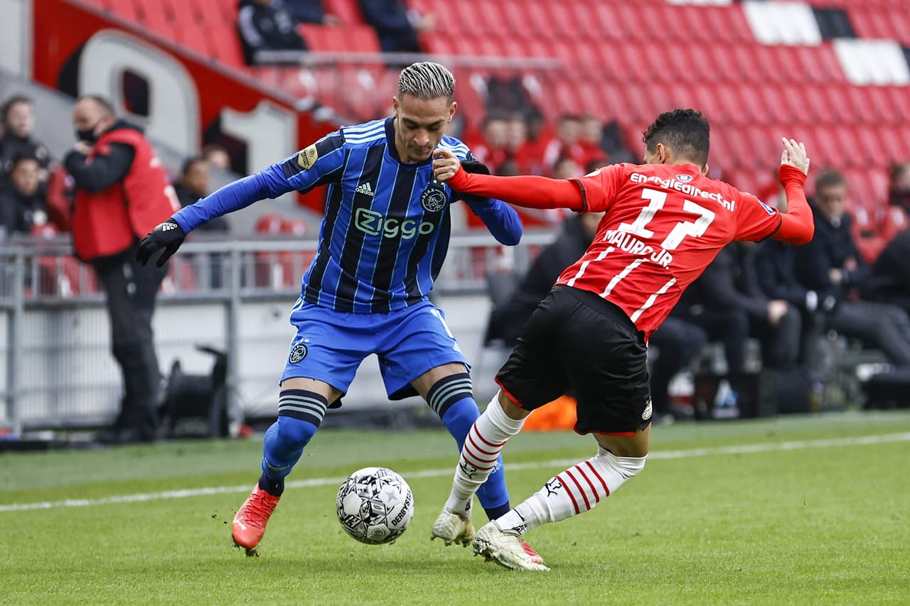 Edson Álvarez y Erick Gutiérrez fueron titulares en duelo de mexicanos en el PSV vs Ajax donde los de Amsterdam ganaron 1-2 de visitante y son líderes Eredivisie.