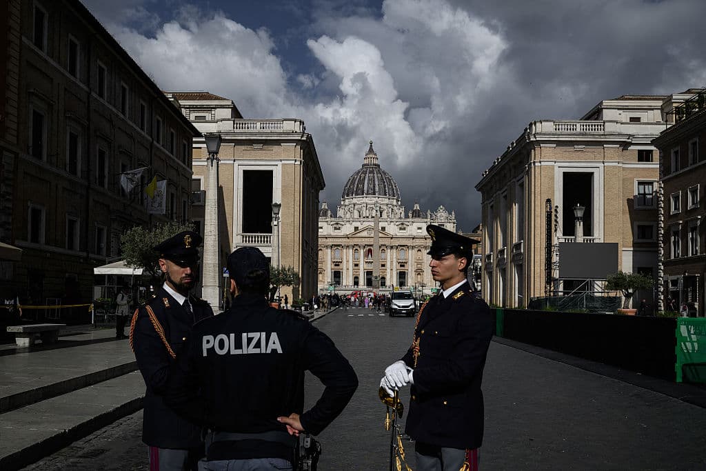 Cónclave: los cardenales regresan a la Capilla Sixtina por segundo día para elegir papa