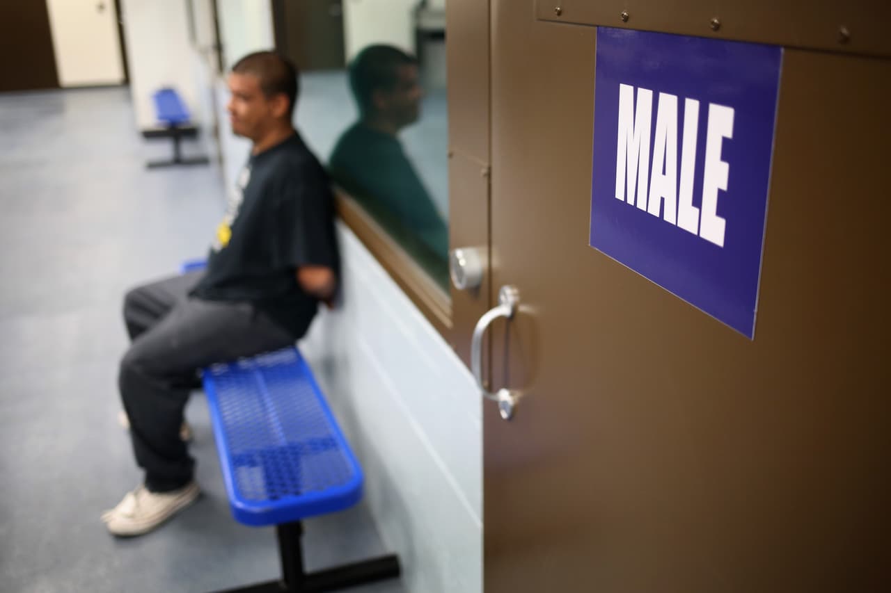 Pero la línea no sólo es para Los Ángeles, aclaró Claudia Bautista, vocera de NDLON en LA a Univision Noticias.