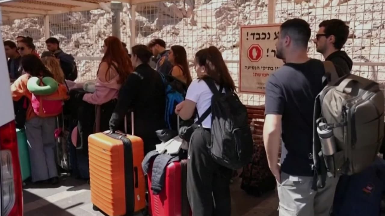 Embajada de EEUU en Dubái sufre ataque de dron iraní; se planifican evacuaciones para estadounidenes