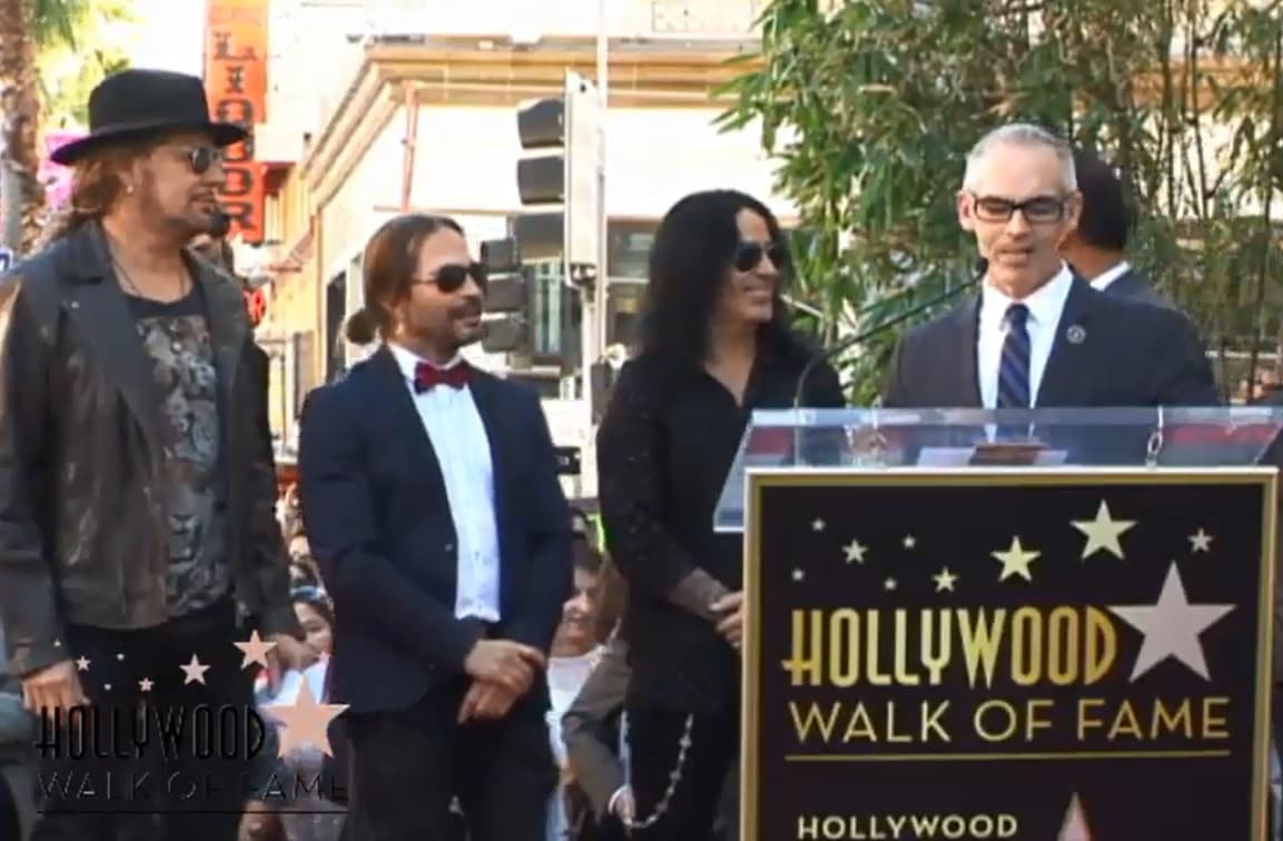 "En este año de elecciones que viene, ojo, no nos vamos a dejar por nadie que no nos respete a la comunidad latina y a los mexicanos..."