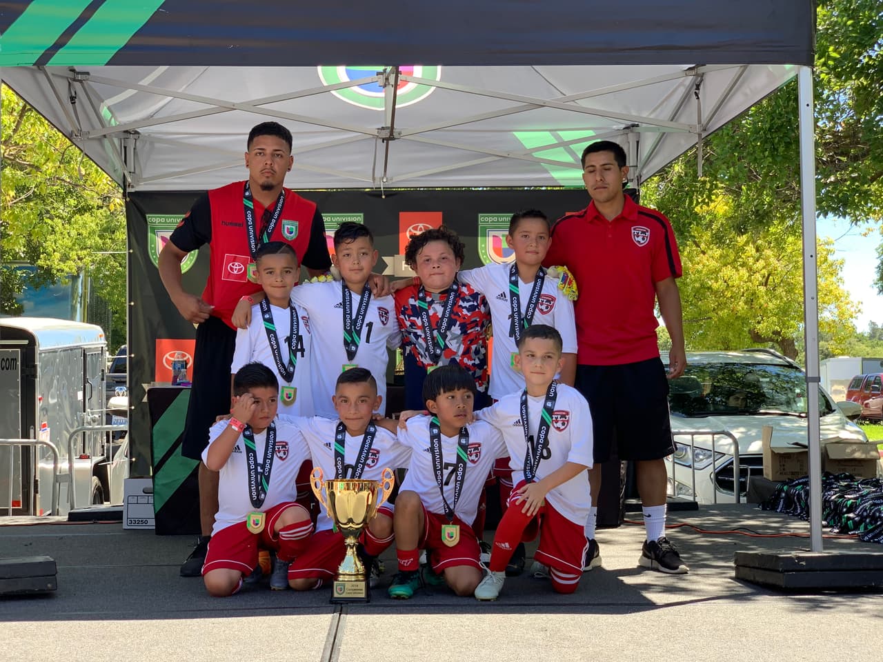 Todos los participantes recibieron premios cortesía de los patrocinadores del evento. 
<br>