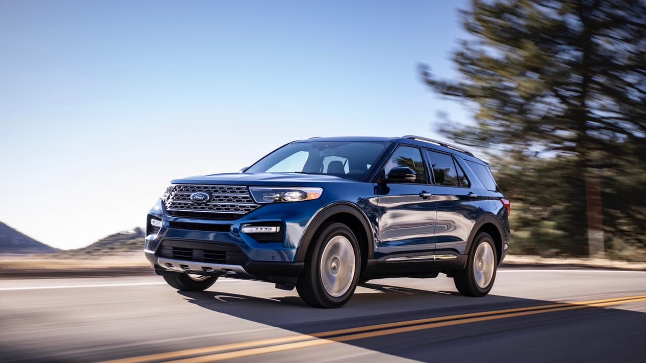 Todas las versiones de la Ford Explorer 2020 cuentan 
<b>Ford Co-Pilot360</b>, un cúmulo de tecnologías de asistencia al conductor que incluye, entre otras: asistente de prevención de choque que incluye frenado automático de emergencia con detección de peatones y alerta de choque frontal; sistema de información de punto ciego con alerta de tráfico cruzado, asistente de mantenimiento de cana, cámara retrovisora con limpiador de lente, sistema de iluminación automático con luces altas inteligentes y asistente de maniobras evasivas.