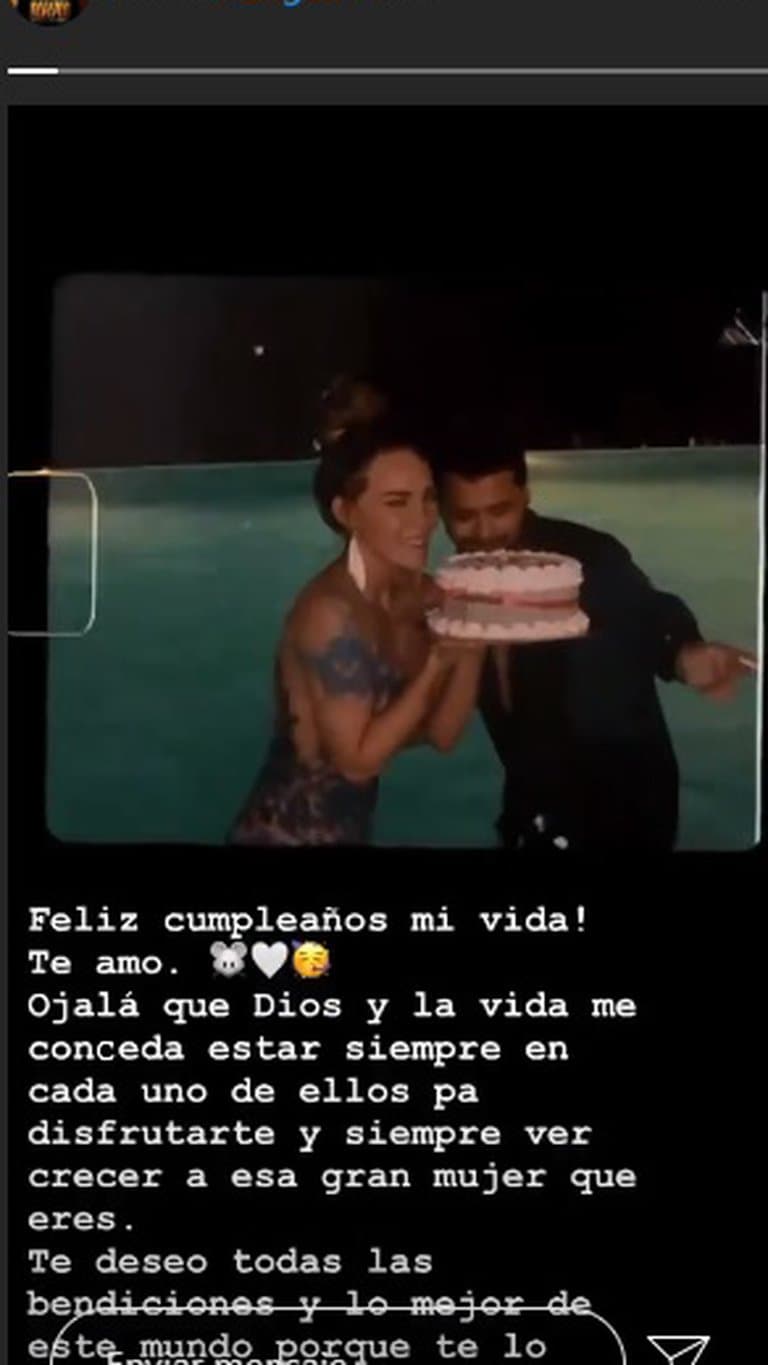 Sin embargo, ellos hacen caso omiso a estos comentarios y publican mensajes de cariño y amor en sus redes sociales oficiales.