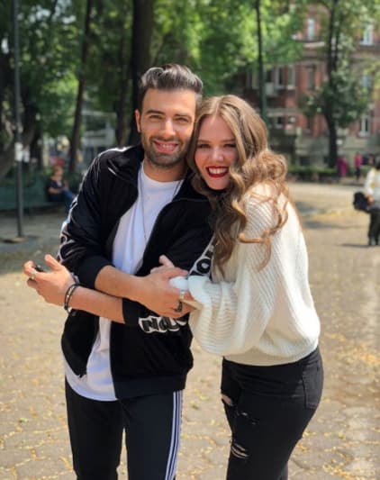 Los rumores de romance que rodean a Joy y Jencarlos Canela definivamente no surgieron de manera arbitraria y es que el actor y cantante no ha dejado de coquetear con la cantante desde noviembre del 2017. Si no lo crees, aquí te mostramos las pruebas.