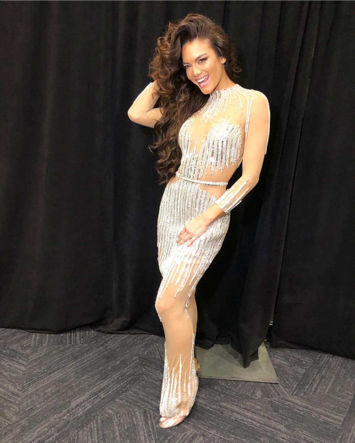 Minutos después,
<b><a href="https://www.facebook.com/ZuleykaRivera/">Zuleyka Rivera</a></b> finalmente hizo su aparición.