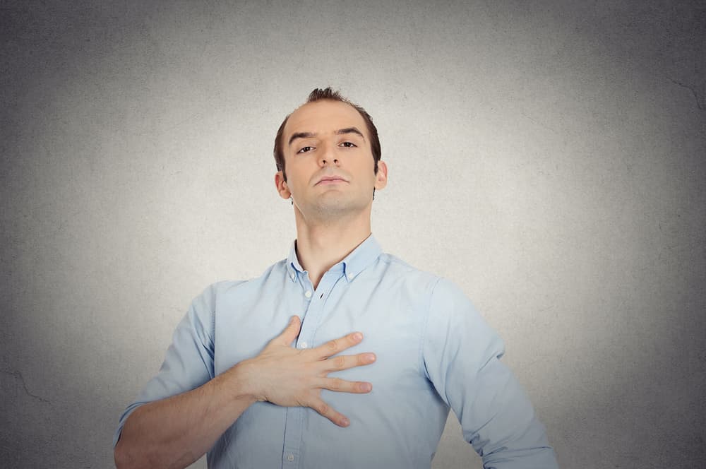 <b>Leo</b>
<br>
<b>Karma negativo a superar: La arrogancia y la intolerancia</b>
<br>A la actitud positiva y generosa del noble Leo se opone la arrogancia y la soberbia, creer que “se lo merece todo” no aceptar críticas y ser intolerante frente a los demás. Esa actitud le creará muchos problemas si no la supera y no es justo culpar al destino o al karma de las consecuencias de las mismas.
<br>