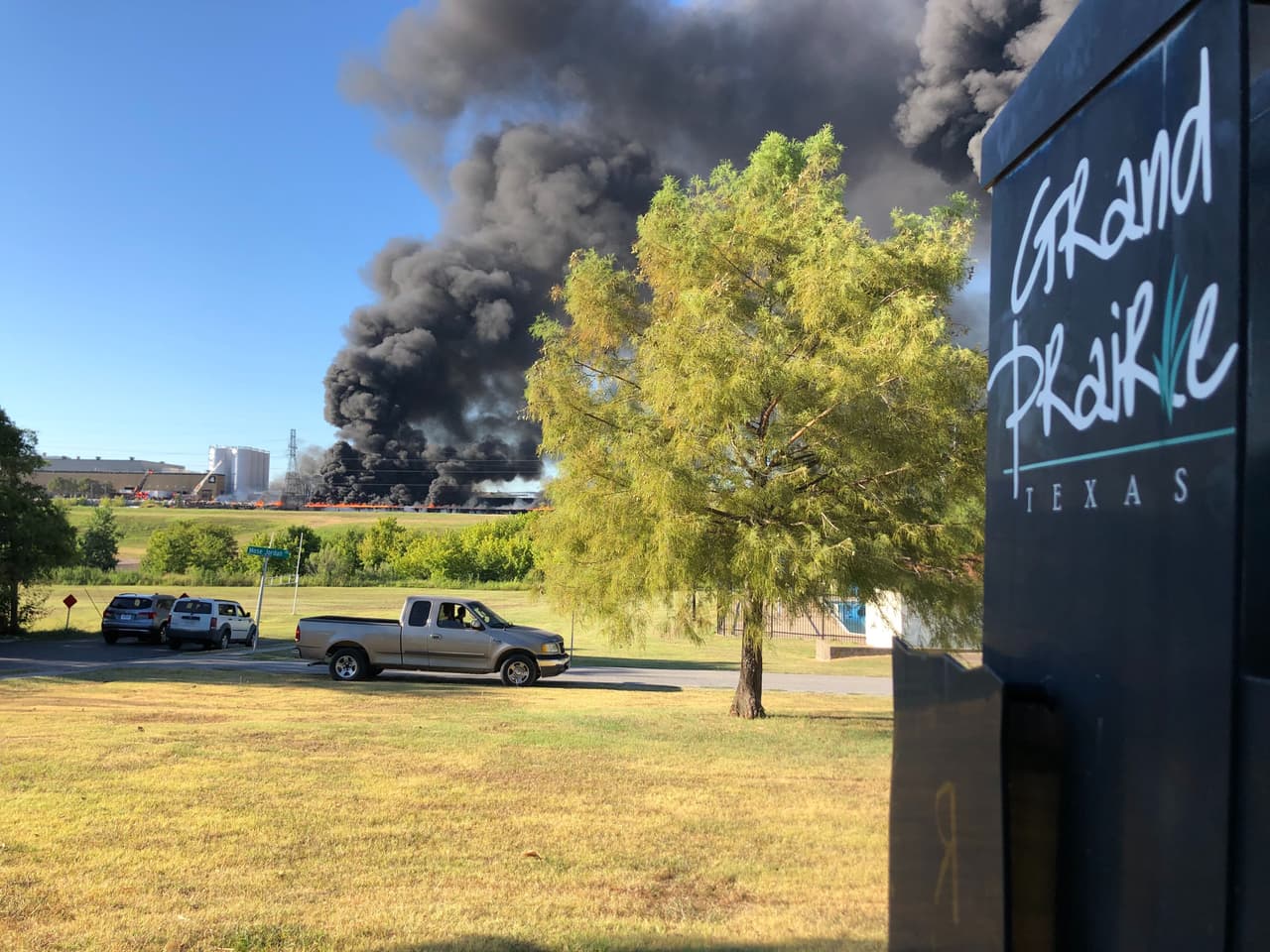 Las autoridades solicitan a las personas que eviten pasar por el área.