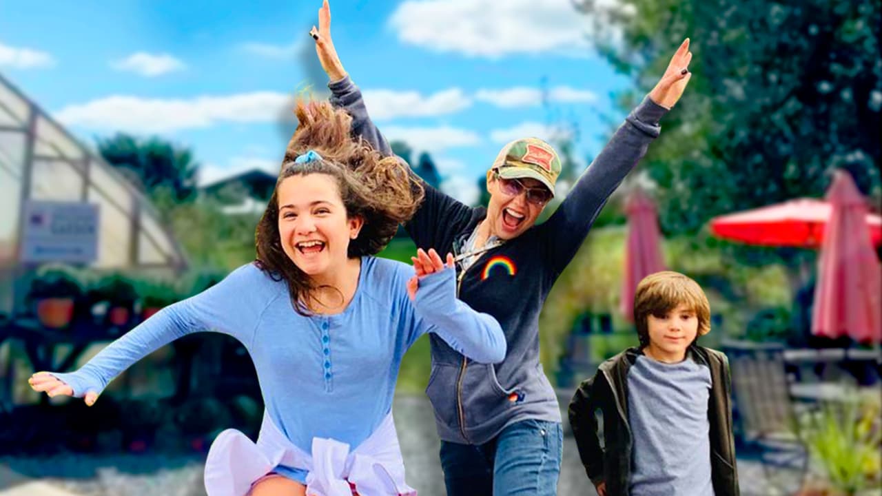 Como fruto de su matrimonio nacieron los pequeños 
<b>Sabrina Sakaë</b> y 
<b>Matthew Alejandro</b>, quienes en ocasiones especiales protagonizan las redes sociales de su madre.