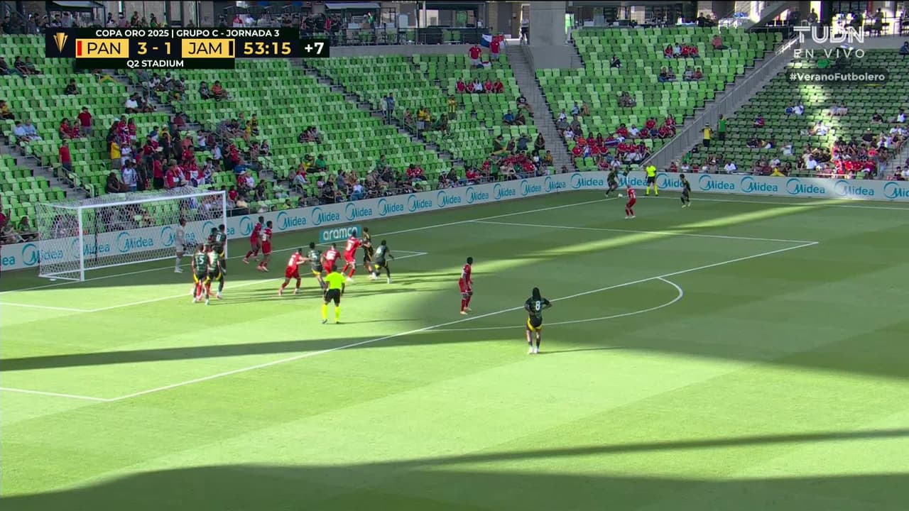 ¡TIRO ATAJADO! disparo por Jon Russell.