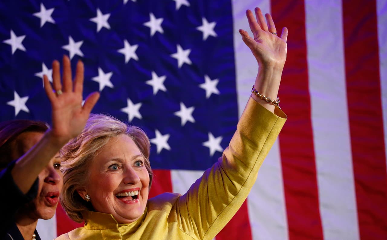 Clinton en un mitin con latinos.