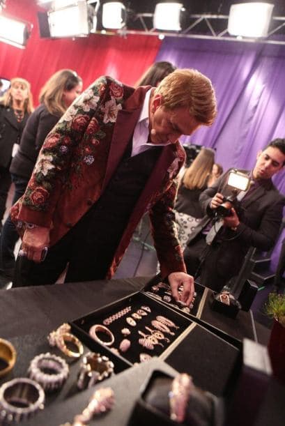 Osmel apreció cada detalle de su trabajo.