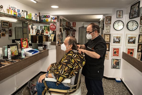Las peluquerías en Texas pueden abrir a partir de este viernes, según anunció el gobernador del estado, Greg Abbott.