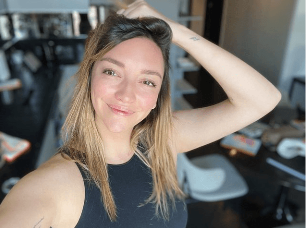 “Desde muy chiquita me dicen: ‘bueno, es que a lo que te dedicas tú siempre tienes que verte de cierta forma, siempre te tienes que cuidar, siempre ‘arreglada’, siempre fit’” se lee en el posteo.