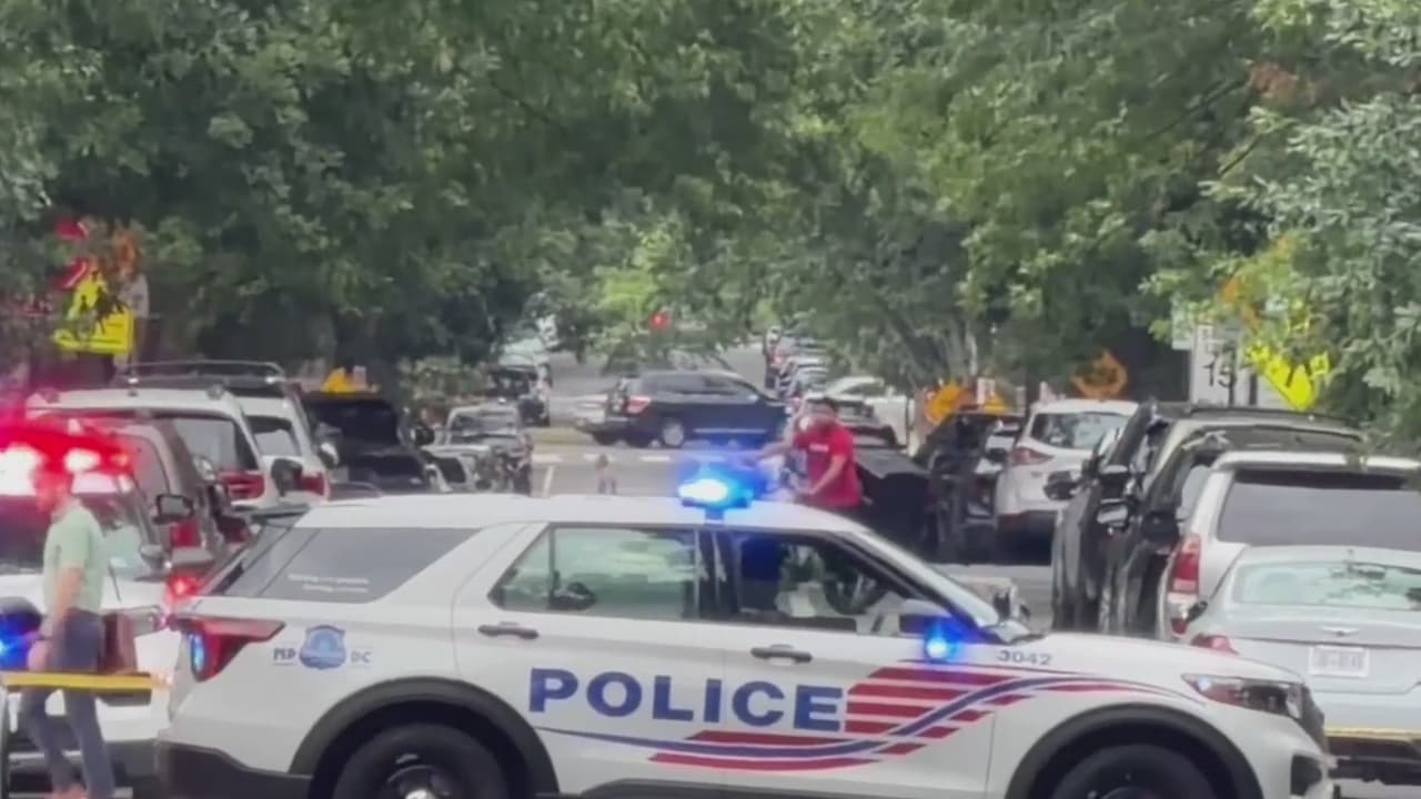 Tiroteo en Washington deja un muerto y un herido crítico mientras la policía busca el auto involucrado
