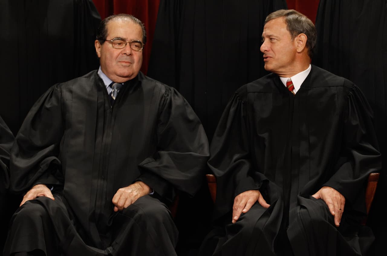 Antonin Scalia y John Roberts fueron dos de los jueces que votaron en contra.