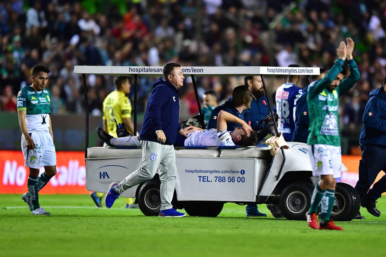 La lesión lo obligó a salir de cambio y se perdió el resto del partido. Sin embargo, el mayor detalle radica en que, seguramente, se ausentará varios meses de las canchas.