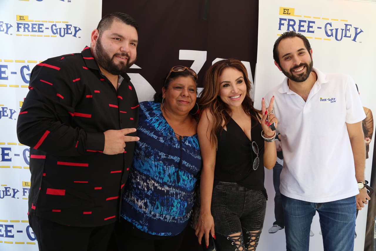 Así se divierten los locutores del Free-guey show cuando no están en cabina.