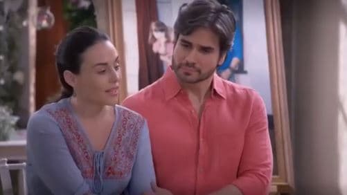 "Divina, divina. Ella (Zuria Vega) con o sin embarazo es una mujer divina, talentosa, amorosa, exitosa. Entonces, siempre la veré muy linda [...]", afirmó Arenas. 
<br>