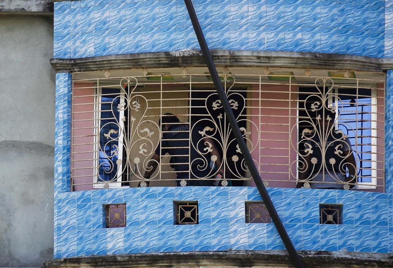 La policía presume que los yihadistas se deshacían de pruebas en el apartamento